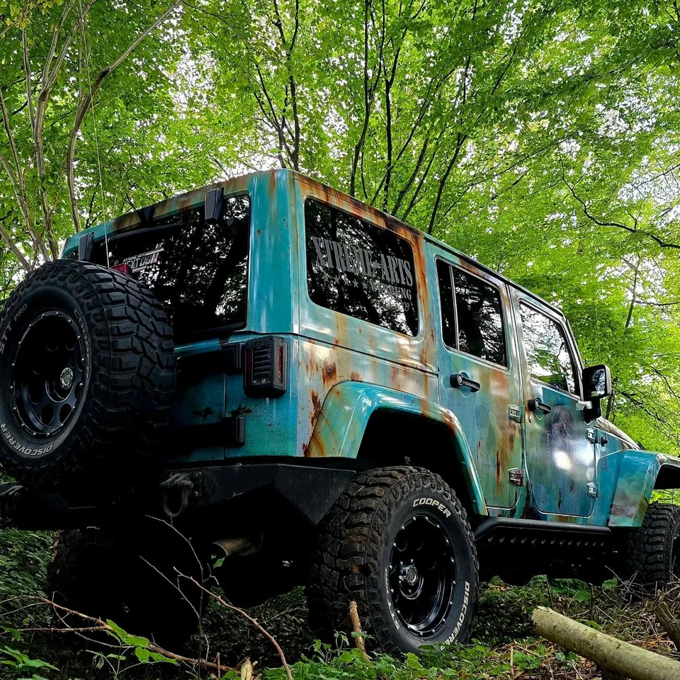Jeep Wrangler · Jurassic-Park-Look rundum